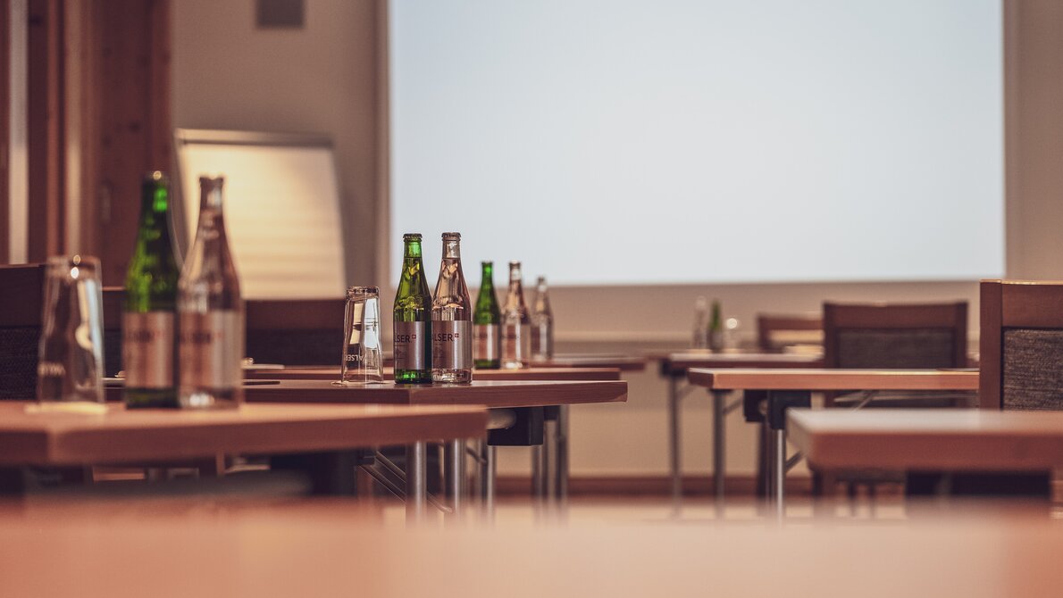 Seminartische mit Getränken  | © Davos Klosters Mountains 